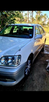 ملكه • ٢٠٠٠ • ثلاجه خلفيه