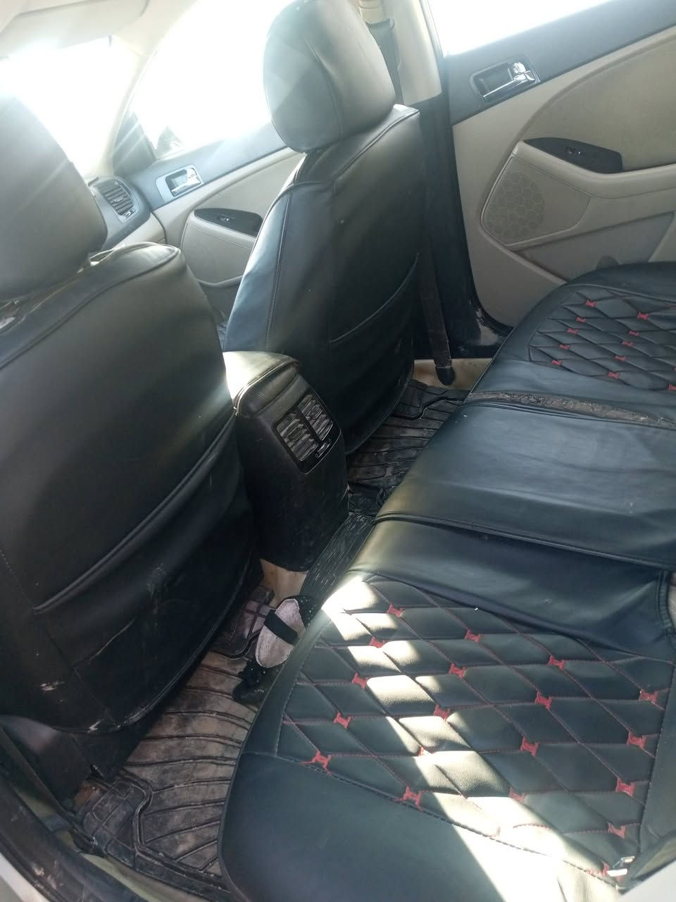 سلام عليكم
كيا اوبتما 2014 خليجي 
رقم اربيل الاماني 
محرك دوش 2400
فول مواصفات 
1_بصمه تشغيل 
2_بصمه ابواب
3_بصمه جنطه 
4.قماره حديد
5_انارة ترحيب عنده الاقتراب 
6_ حساسات 
7_اشاي بالامري
8_امري شفط
9_شاشه كبير
10_كامره خلفيه دوار 
11_يدات نيكل 
12-انارة تجوات الابواب 
18-شاشة اعطال
 19-تحكم ستيرن
20-تبريد قطعتين  
21-نضام ECO قتصادي 
بعد بيه موصفات هواي 

السياره بيه فقط بارد بالچاملغ  في باب عكس السائق والباب شويه تگحيل  وين ماتريد تجيك جيك..گير مكينه وحداديه وتخم تاير جاهزه من كلشي
مكان السياره الديوانية 
السعر 137
***********
