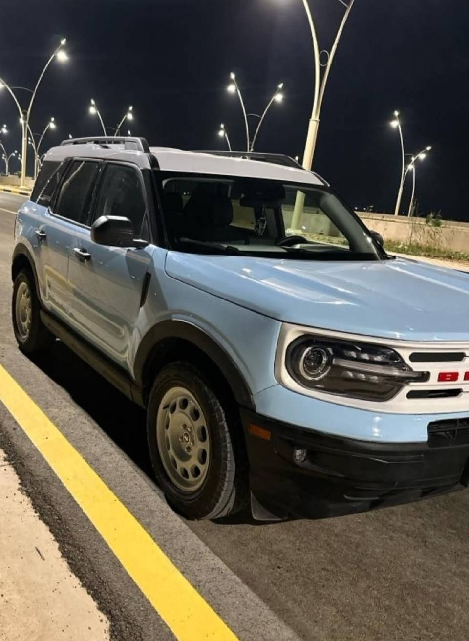 السلام عليكم ورحمة الله وبركاته
سياره فورد برونكو سبورت موديل 23 رقم كركوك سنويه بسمي ماشيه ٩٠٠٠ ميل قفل مركزي مع قفل رمز لفتح الابواب * الضرر چامرلق امامي وجزء من البونيد عالبلاد مصبوغ * 5انواع من القياده مع العديد من المواصفات 
السعر 17000$
للاستفسار *********** كركوك
