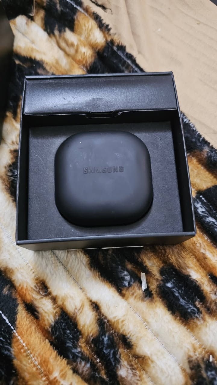 Galaxy buds 2 Pro
بدز 2 برو للبيع

نظافة گدامك 

مع تك يمين ويسار اضافي واحد شغال بس صوته 80% 

والثاني عاطل مادري ليش مبقيه 🤣

للبيع 

قيم واخذ

المكان بابل


**إذا كنت صاحب هذا الإعلان وتريد حذفه لأي سبب، رجاءا أرسل رسالة إلى الدعم الفني**