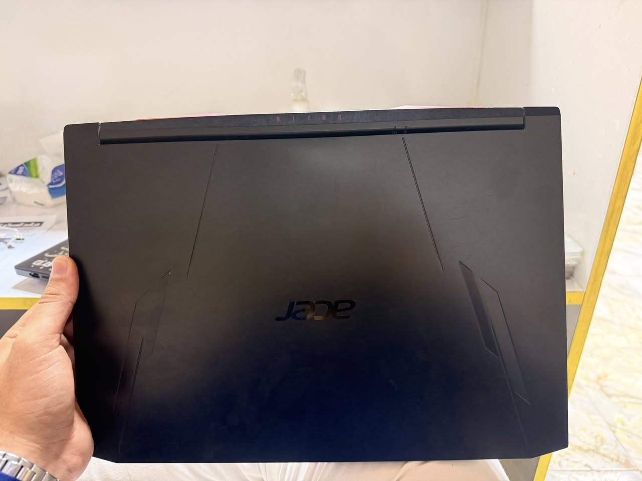 لابتوب للبيع
🖥️ اسم الجهاز:
Acer Nitro 5
⚙️ المواصفات:
🔹 المعالج: Intel Core i5-11400H
🔹 كرت الشاشة: RTX 3060
🔹 الرام: 16GB
🔹 التخزين:
SSD NVMe 512GB (Samsung)
SSD 1TB (KODAK)
👉 المجموع 1.5 تيرا
📊 الأداء:
يشغل الألعاب الثقيلة 🔥
مناسب للمونتاج والتصميم
سريع جدًا بدون تعليق
🧼 الحالة:
نظيف جدًا
بدون مشاكل
استخدام خفيف
 
السعر 900 الف


**إذا كنت صاحب هذا الإعلان وتريد حذفه لأي سبب، رجاءا أرسل رسالة إلى الدعم الفني**