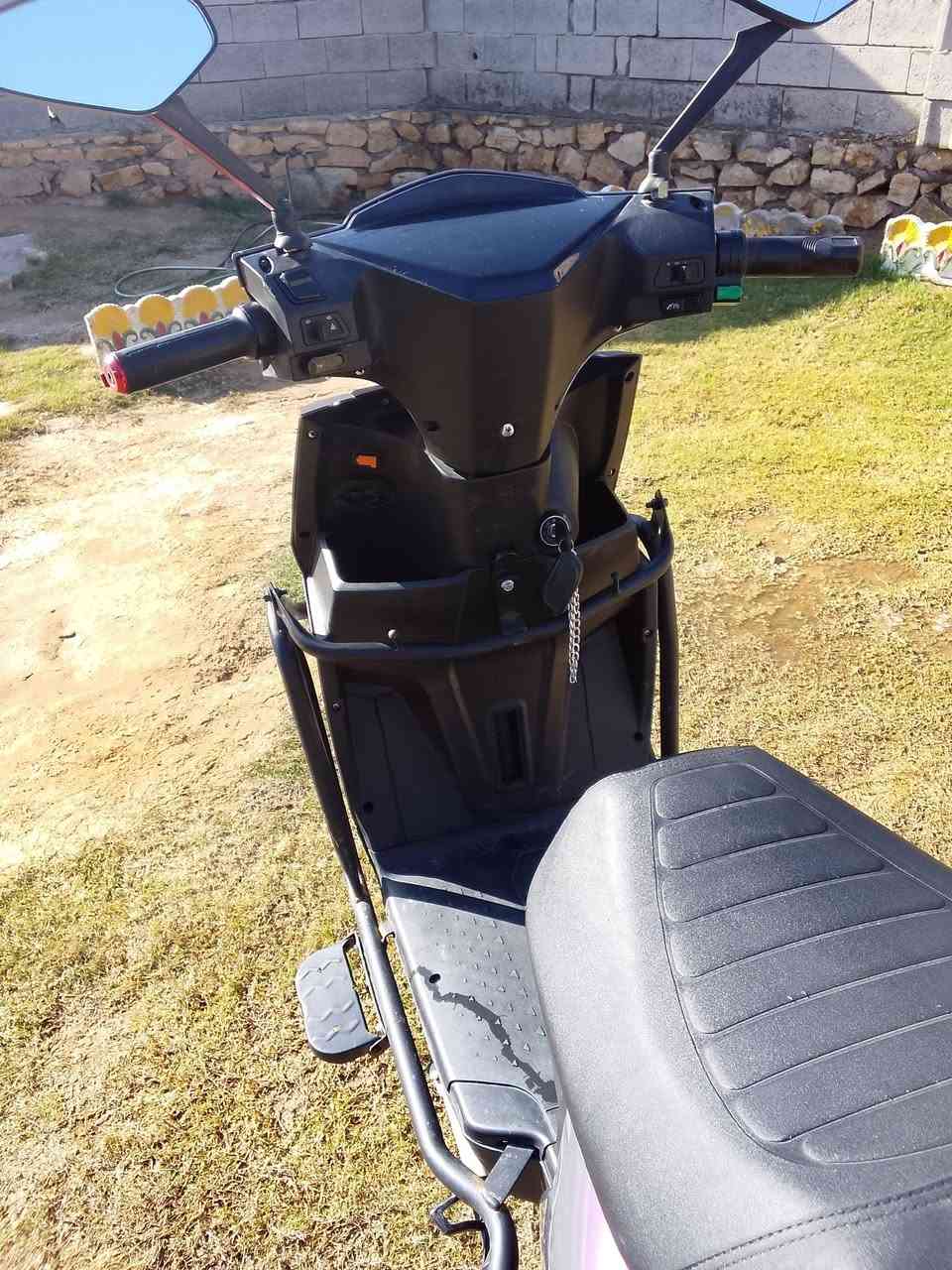 سلام عليكم دراجه شحن لل ييع موديل 25سعر 575بي مجال لل طيبين رقم ***********
