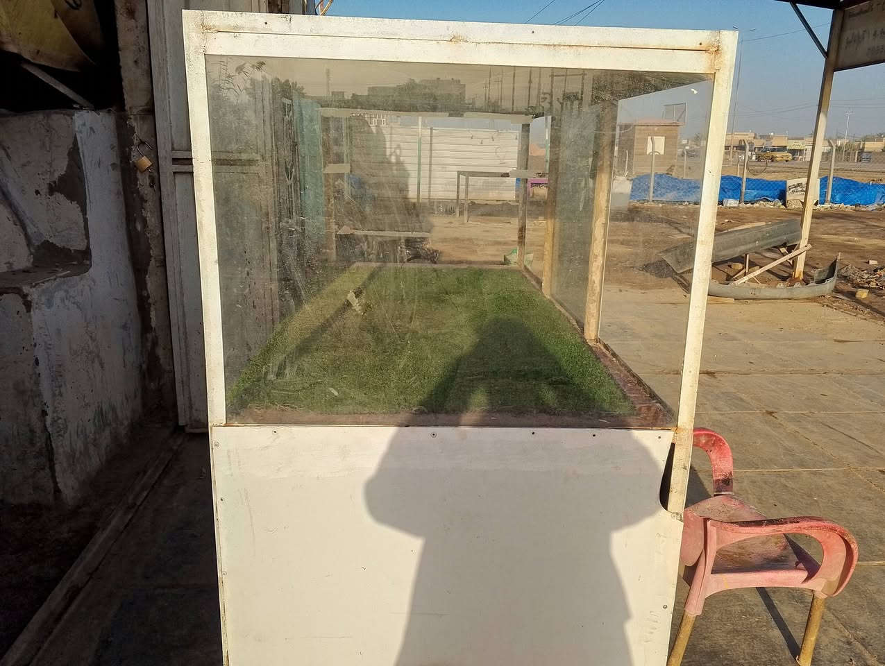 ساحبات بيهن عطل ما اعرف شنو 5ساحبات ومع ميز لبيع، ***********
