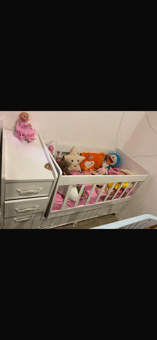 للبيع غرفة النوم ضررها سكة لجرارات /الكاروك  الازرق مابي ضرر يباع مع الدوشك/الكاروك الابيض مسوي سرير لازم يرجع كاروك


**إذا كنت صاحب هذا الإعلان وتريد حذفه لأي سبب، رجاءا أرسل رسالة إلى الدعم الفني**