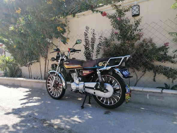 السلام عليكم من رخصة الادمن اخوان دراجتين للبيع موديل ٢٠٢٥ محرك (٢٥٠ cc ربع✈️ )نشاط وشلعه ومعدل مكفوله كفاله عامه وتجي تفحص وتشوف بعينك 
السعر ١٢٠٠ مليون وبيها مجال 

متواجد فيس وتساب 
***********
مكانها حديثه
