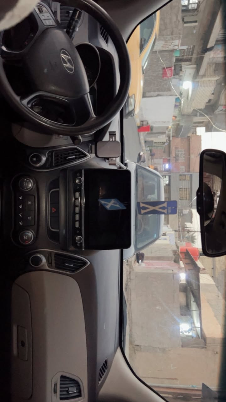 يالله سلام عليكم توسان ٢٠١٥ خليجي مكينه ٢٠٠٠ دوش سياره جديده وجاهزه من كلشي كير مكينه شرط ع بلاد مامفتوحات سياره تراي يخبل اي نقص مابيهه ماشيه 177موصفات السيارة بانوراما تحكم ستيرن اتصال نظام ABS شاشة كبيره كامرة خلفية بلادية  رقم انكليزي بغداد بيها صبغ الهلال الخلفي من جهه اليمنة مكاني( بغداد لكرخ سويب )السعر 160 وبيها مجال رقم ***********
