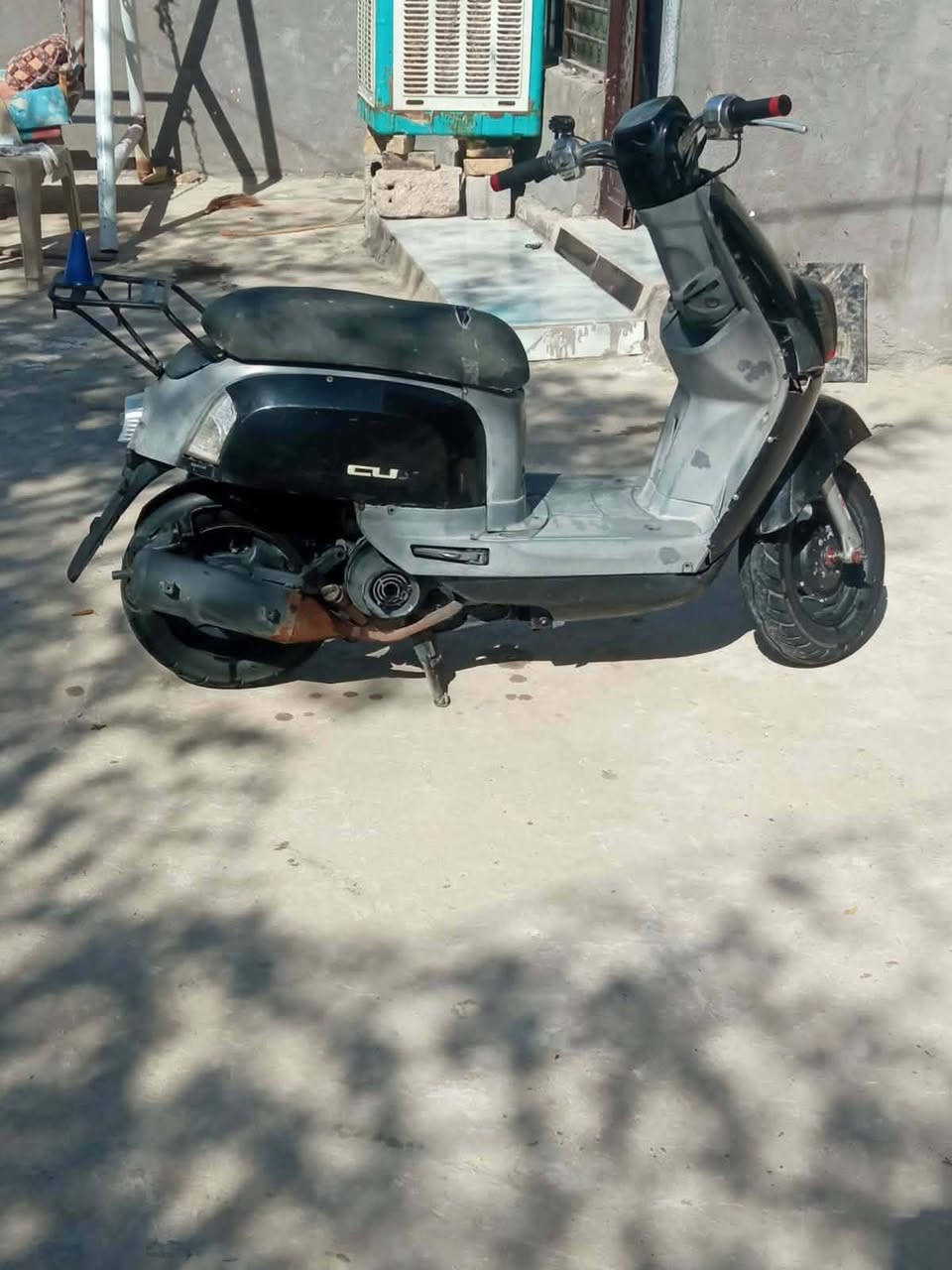 دراجه للبيع نضيفه ماكس بوليسي نقصها بس كلجات بس كلها شغله  عنوان حله دبله*********** السعر 400اوبيها مجال
