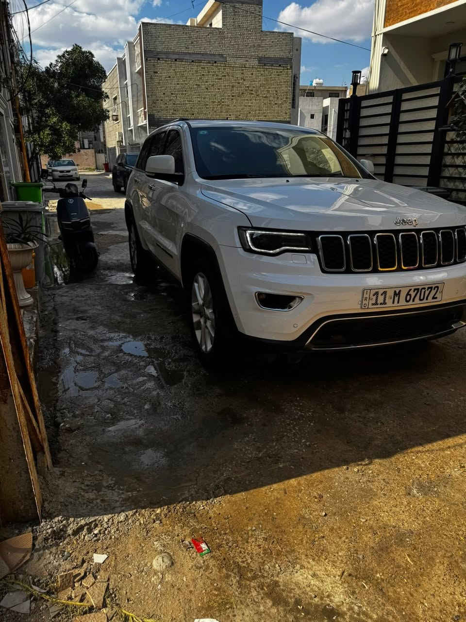 السلام وعليكم ورحمة الله وبركاته
من رخصة الادمن
جيب شيروكي لمتدد فول مواصفات 2017 
خليجي شتريد بيه مواصفات فول الفول 
ماشية 58 ميل السعر 255 وبيه مجال بيه طلقة بالقمارة منافذه اخر شي 
المكان بغداد الشيخ عمر يم مستشفى الطوارئ القديمة
رقم بغداد بسمي السيارة تحويل اي وقت يعجبك 
رقم الهاتف ***********
