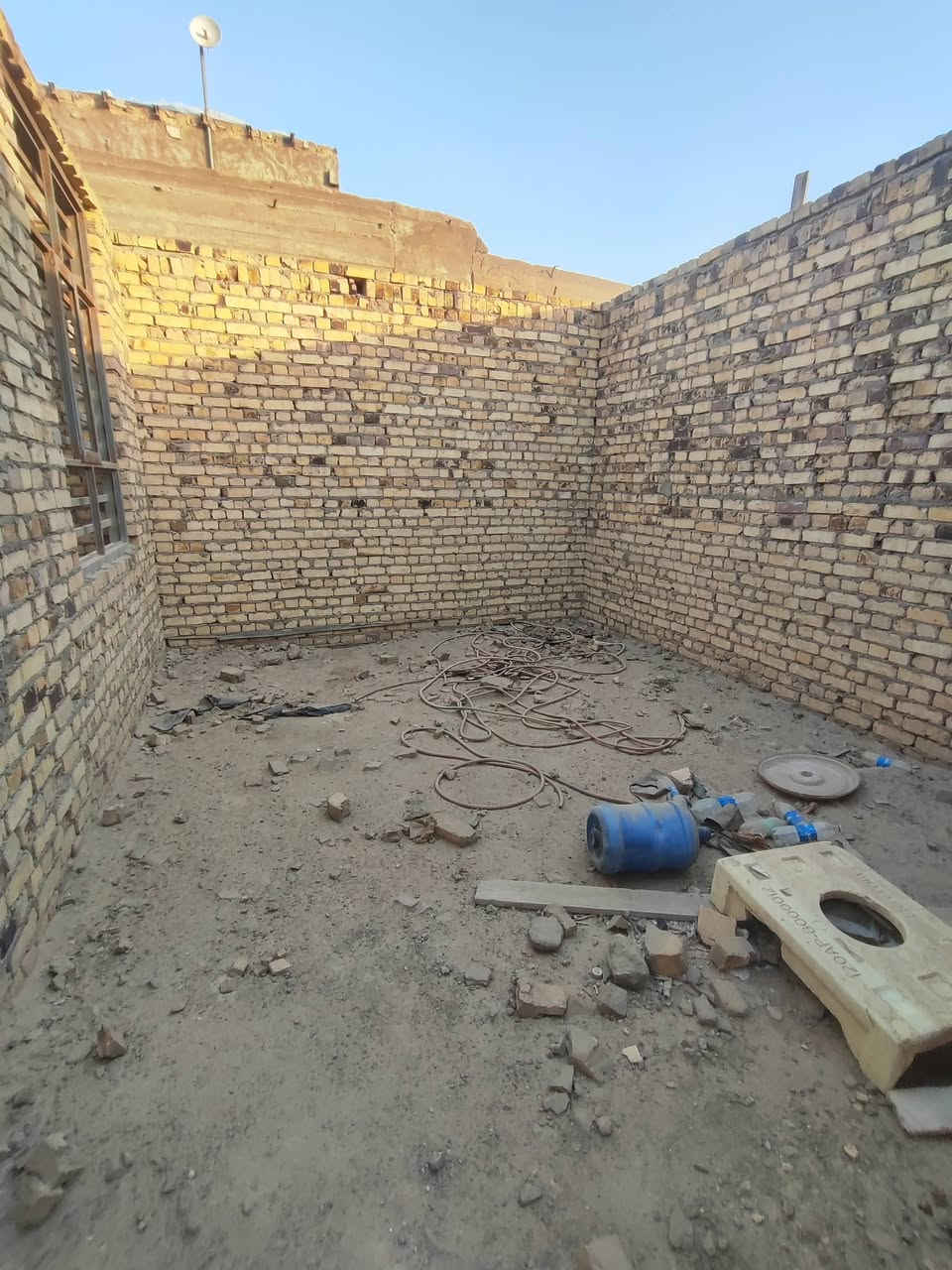 السلام عليكم هيكل لبيع 200 واجه 10ونزال 20شغل كله فول
ابحي العربي ابشارع المعمل رابع بيت عن شارع العام 
ماي كهرباء مدرسة شارع 10متر 
حدايه تسكام بنيانه كله طابوك 
اساسه كونكريت عرض اساسه 50في 60
يعني شغل مال جناي امنات الله شغل كله مال جناي 
وبل عافيه ع يخذه سعره 30وبي مجال 
رقمي بي واتساب ***********
