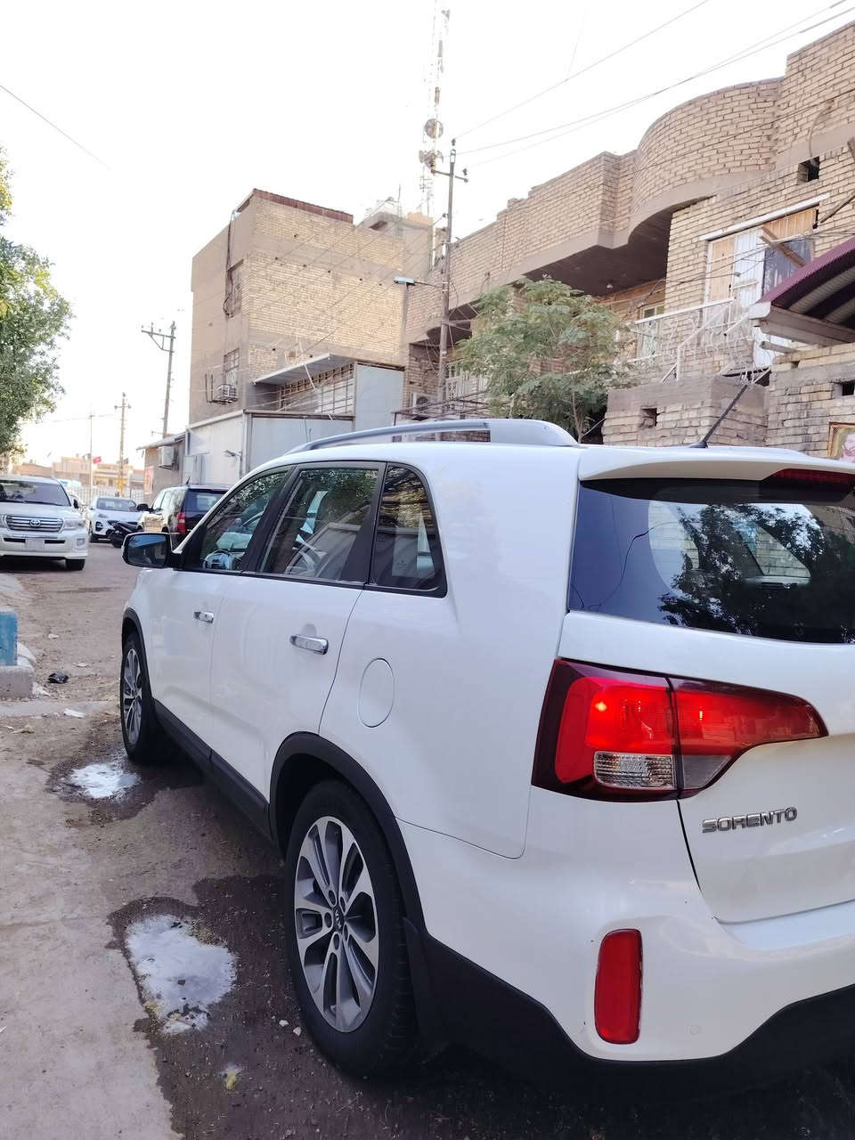 سلام عليكم للبيع سورنتو 2014 خليجي رقم بغداد محرك 4 سلندر 2400 داخل بيجي 7راكب 3 قطع تبريد حساسات اماميه وخلفيه اشاير مري لد امامي ويل 19 سياره جاهزه محرك گير حداده تبريد بدون حادث بيها بارد موضح ب سونار السعر ١٥٥ وبيها مجال بسيط العنوان بغداد حي اور رقم صاحب السياره
 ***********
***********
