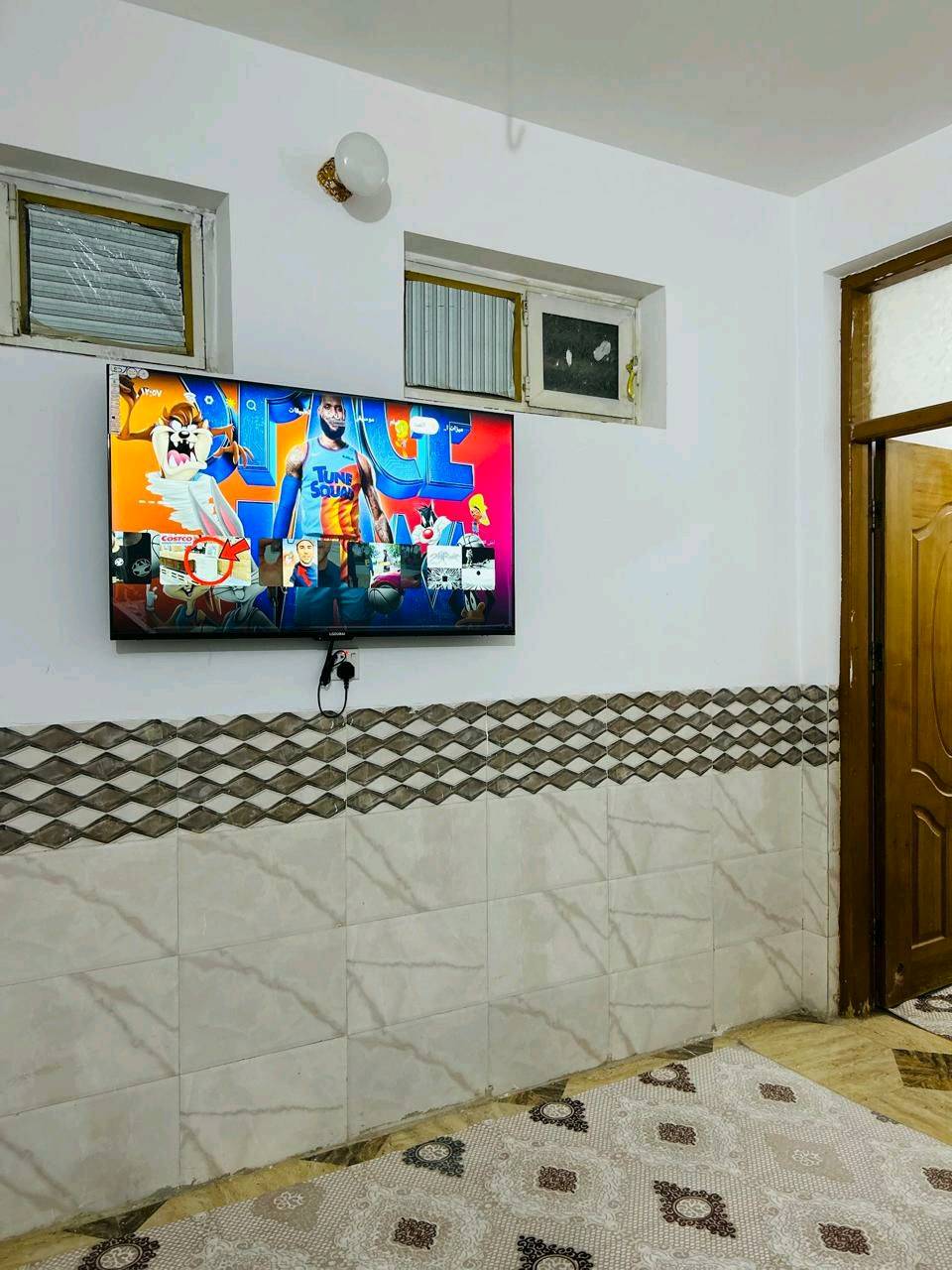🎓 إعلان خاص بطلبة الجامعات فقط 🎓
🏡 تتوفر لدينا ٣ شقق حديثة للإيجار الشهري، مخصصة للطلبة فقط، في حي الروضتين، بموقع مميز يبعد حوالي ١٥ دقيقة عن باب الرأس الشريف.
✨ مواصفات الشقق: ✅ مساحة واسعة ١٤٩ م². ✅ بناء حديث وأثاث جديد. ✅ غرفتا نوم تتسعان إلى ٧ أسرّة. ✅ صالة مؤثثة بالكامل. ✅ مطبخ و حمام مجهزان بالكامل. ✅ أجهزة تبريد (سبلت) في جميع الغرف مع مراوح. ✅ ماء وكهرباء متوفران على مدار ٢٤ ساعة. ✅ العمارة مزودة بمصعد.
📚 إذا كنت تبحث عن سكن مريح، نظيف، وآمن طوال فترة الدراسة، فهذه الشقق توفر لك جميع احتياجاتك في مكان واحد.
📍 الموقع: حي الروضتين.
📞 للاستفسار والحجز يرجى التواصل على الرقم: (***********) أو عبر الرسائل الخاصة.
⚠️ الإيجار شهري، والعدد محدود، والأولوية للحجز المبكر.
شكد الإيجار الشهري بالضبط، وهل بيه تأمين/دفعة مقدّم؟: 
850 الف دينار ايجار شهري يجب دفع عربون للحجز
هذي الشقق متاحة لأي طلبة لو فقط للذكور/الإناث؟ وهل مسموح أكثر من شخص بنفس الغرفة؟: 
فقط طلبة و مسموح من 7 الى 10 اشخاص
وين الموقع بالضبط من داخل حي الروضتين، وشنو أقرب جامعة أو معلم معروف إله؟: 
تقع في حي روضتين فرع مقابيل كوفي التراث
الإيجار يشمل شنو غير الماء والكهرباء، مثل الإنترنت أو التنظيف، لو هاي خدمات منفصلة؟: 
الايجار يشمل ماء و كهرباء و خط مولد