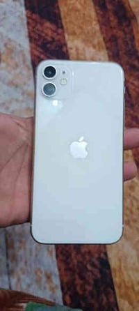 السلام علیکم آيفون 11 العادي جهاز نضيف جدا سيمكارت ميشتغل فقط توصيل مو...