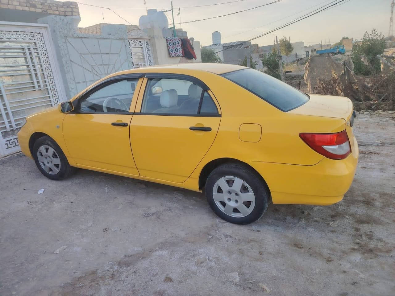 بي وايدي للبيع موديل 20 رقمه بابل محجوز للمصرف مكفولة مكينه وگير حدادية ماشيه 170 سعره 75 وبيه مجال بسيط رقم تلفوني ***********
