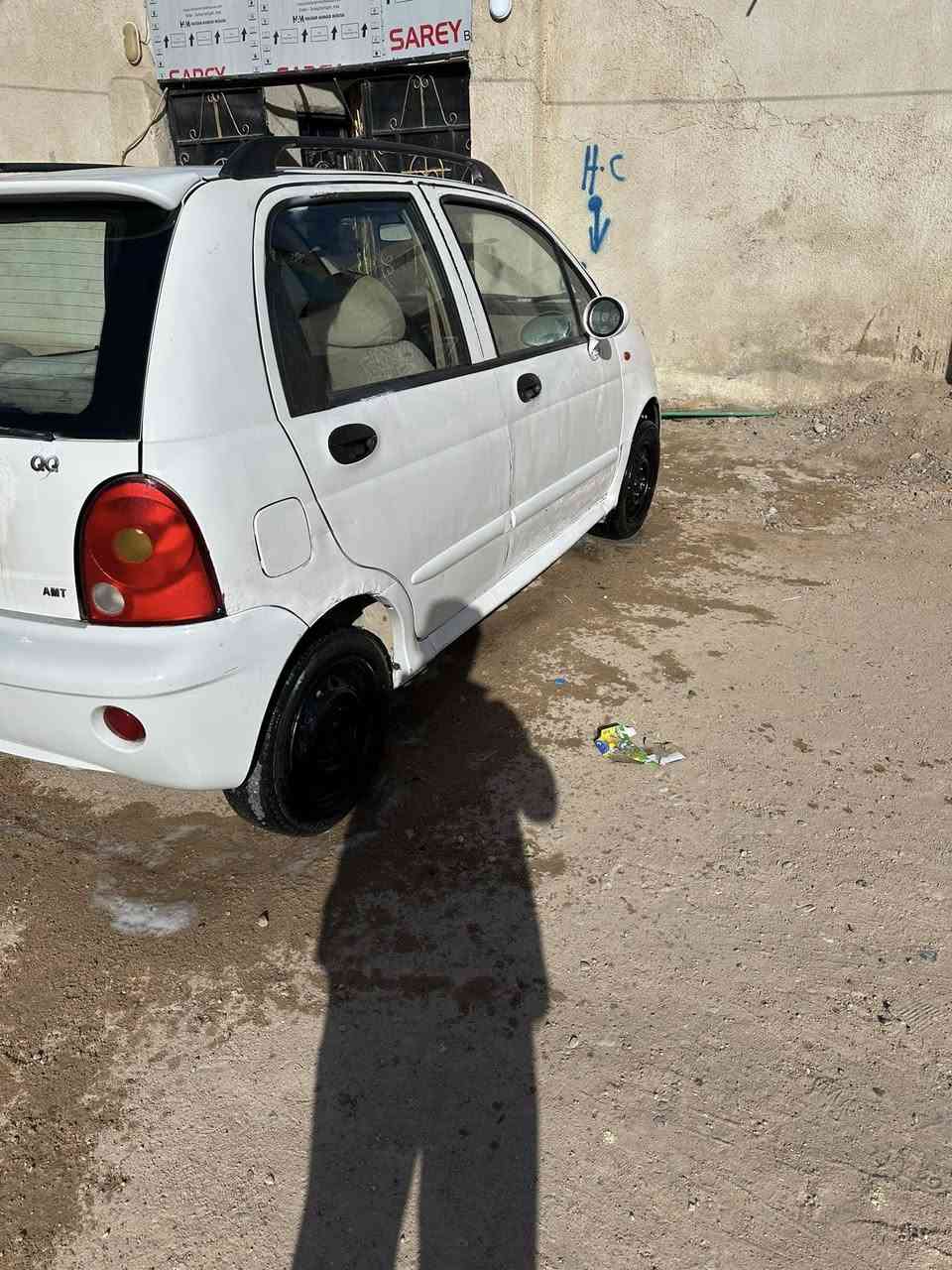 كيو كيو 2013 رقم انكليزي ل 2030 تنتهي سنويتها كير جديد ومحرك تمام والبدي ماشي وضعه تبريد يشتغل تايرات جدد كير اوتوماتيك
السعر 27 وبيها مجال 
***********
