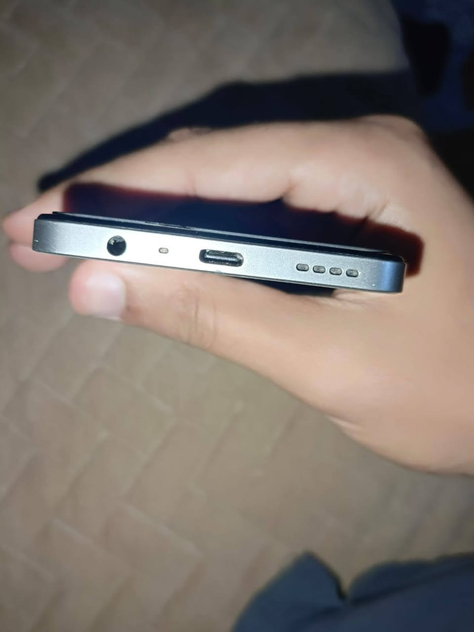*للبيع: Realme C65 مستعمل نظيف*

*السعر/130،000 الف
عنوان / ديالى / الخالص
*المواصفات:*
- رام: 8GB / ذاكرة: 256GB 
- لون فضي لامع
- كلشي أصلي وما مبدل بيه شي
- بطارية قوية تدوم يوم كامل

*الحالة:*
- الجهاز نظيف 100% من الخلف والحواف
- الشاشة سليمة 100% - الكسر الموجود بالصورة هو بالستيكر الحامي فقط
- بدون أي عيوب باللمس أو الكاميرا أو الصوت

*الملحقات:* جهاز + كفر هدية
التواصل عبر /الخاص وبيك خير وتدلل


**إذا كنت صاحب هذا الإعلان وتريد حذفه لأي سبب، رجاءا أرسل رسالة إلى الدعم الفني**