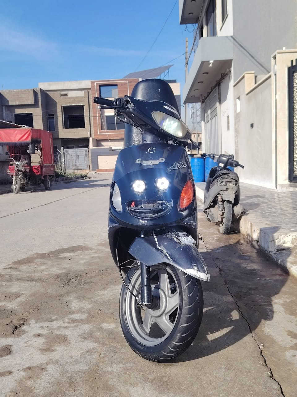 اسلام وعليكم
ماطور اكزز 100للبيع
الوايرمنيه شرط
والشاخصي شرط
الكيجات شرط
المكينا مامفتوحه
السعر 350 الف 
الاستفسار اتصال ***********
