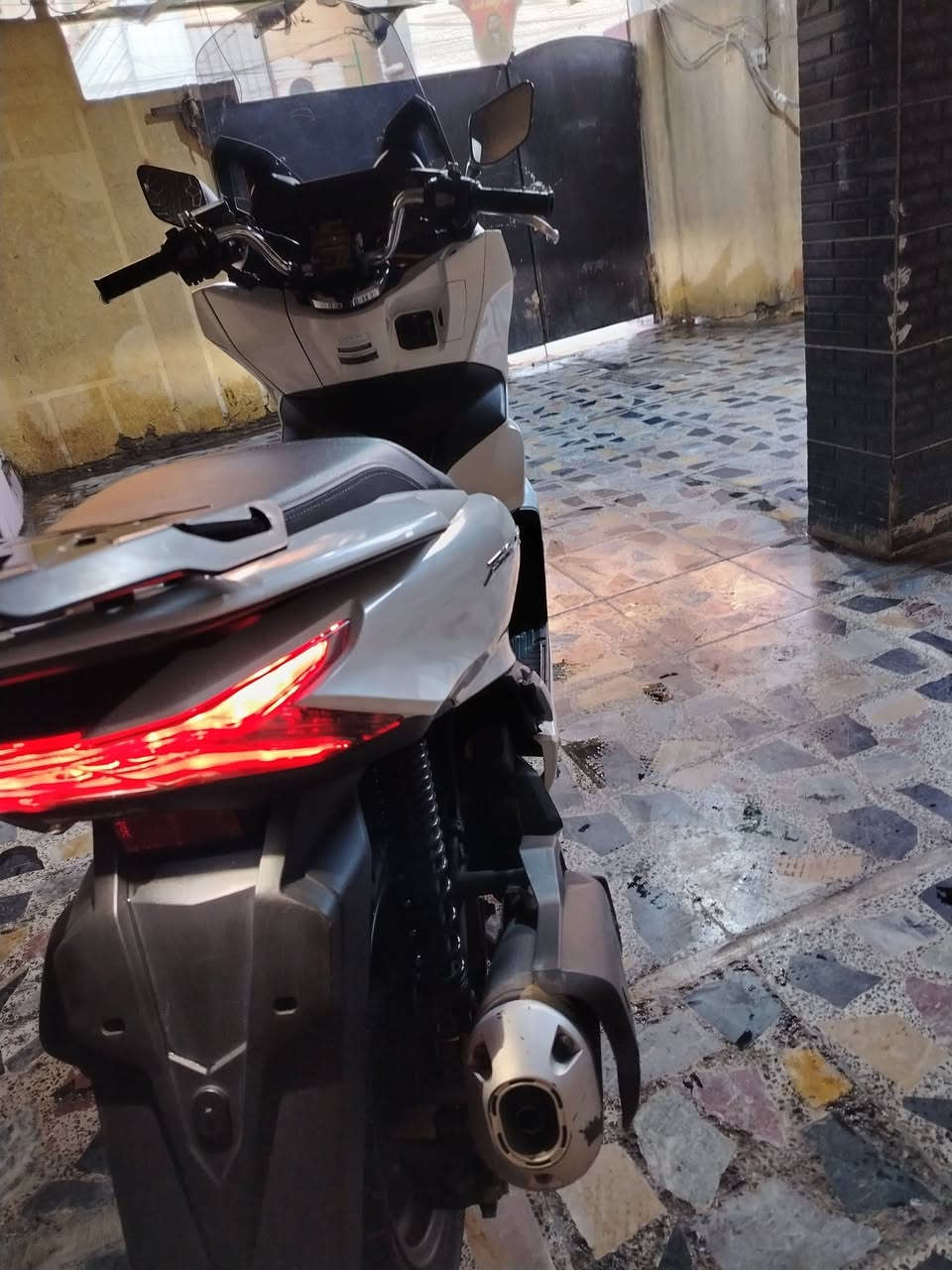 سلام عليكم دراجه bcx جيل رابع بلاديه دراجه مكفوله  مواصفاته أي بي إس حساس ازدحام  مكان بغداد حي العامل سعر 19$ بيه مجال رقم ***********
