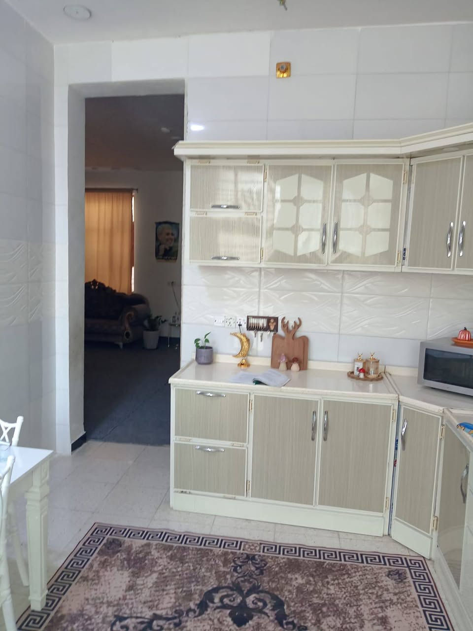 تمام، رتبتلك الإعلان وراح أساعدك بموضوع المزرعة 👇

---
🏠 *دار للبيع - حي الصحة / الحلة*

*المساحة:* 200 متر  
*الواجهة:* 8 متر × النزال: 24 متر  
*التفاصيل:*
- غرفتين
- صالة كبيرة + استقبال كبير
- مطبخ
- مجمع صحيات + 2 مناور

*السعر:* خاص


**إذا كنت صاحب هذا الإعلان وتريد حذفه لأي سبب، رجاءا أرسل رسالة إلى الدعم الفني**