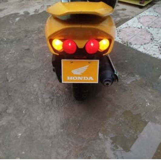 السلام عليكم فورزه صفر 6 للبيع
الدراجه خير من الله مكينه مكفوله لا نضوح لا تبخیر لادخان جدیده

وناعمه كهربائيات كله شغاله اشاير لايت ورماش بك لايت دبل اشاره

هورن کیجات كله شغاله نقصه فقط قمجي الكيلو متر وسويجه ضايع مسويلهه جوزه اصليه حماوه نص ثابته سايد بريك شغال تايرات جدد بلك جديد فلتر شوته جدید دهن جديد بيه لد زرع ب المازدات ستاند

حساس كلوب جنطه كفرات كامله بدون كسر الدراجه نظيفه تجي تفحص وتاخذ وتاخذهه من البيت
السعر 550 وبيه مجال للشراي مكاني بابل مركز
تواصل ***********
مكاتبة
