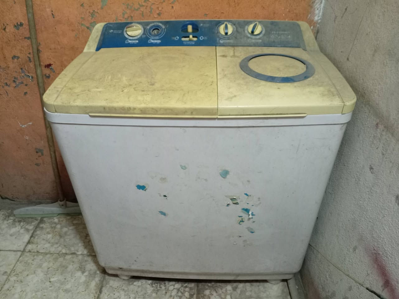 مكيفات الواحد 150 ثلاجه 100 بلازمه مع منضومة كاميرات 100 غساله 50 شغالات وع فحص الشعله ***********
