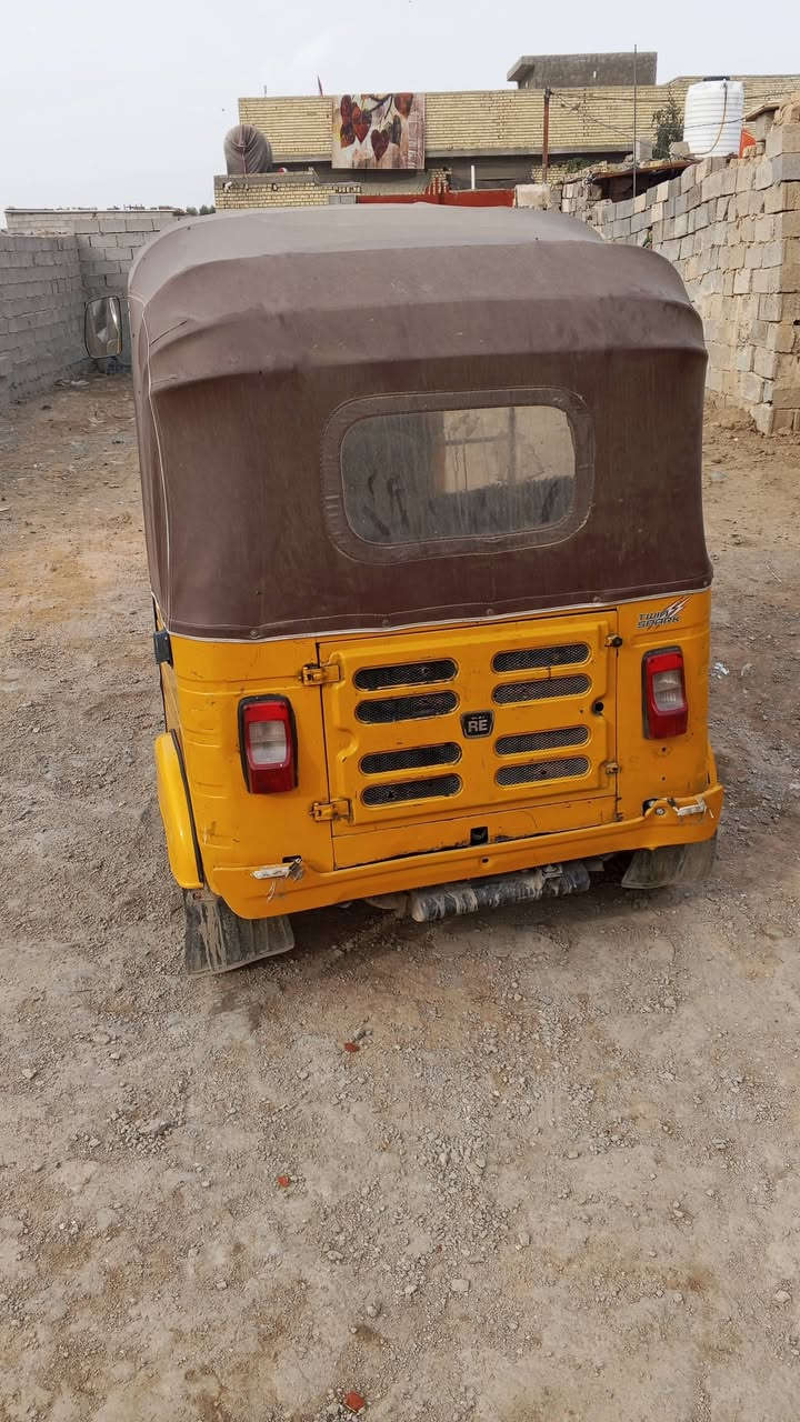 تكتك البيع موديل 18 سعر 3500 وبيه مجال بغداد وراقه ضايعه بس طلعتله وراق من لقاضي وشراي يتصل *********** تكتك كامله تخم تاير مكينه نضيفه كامله
