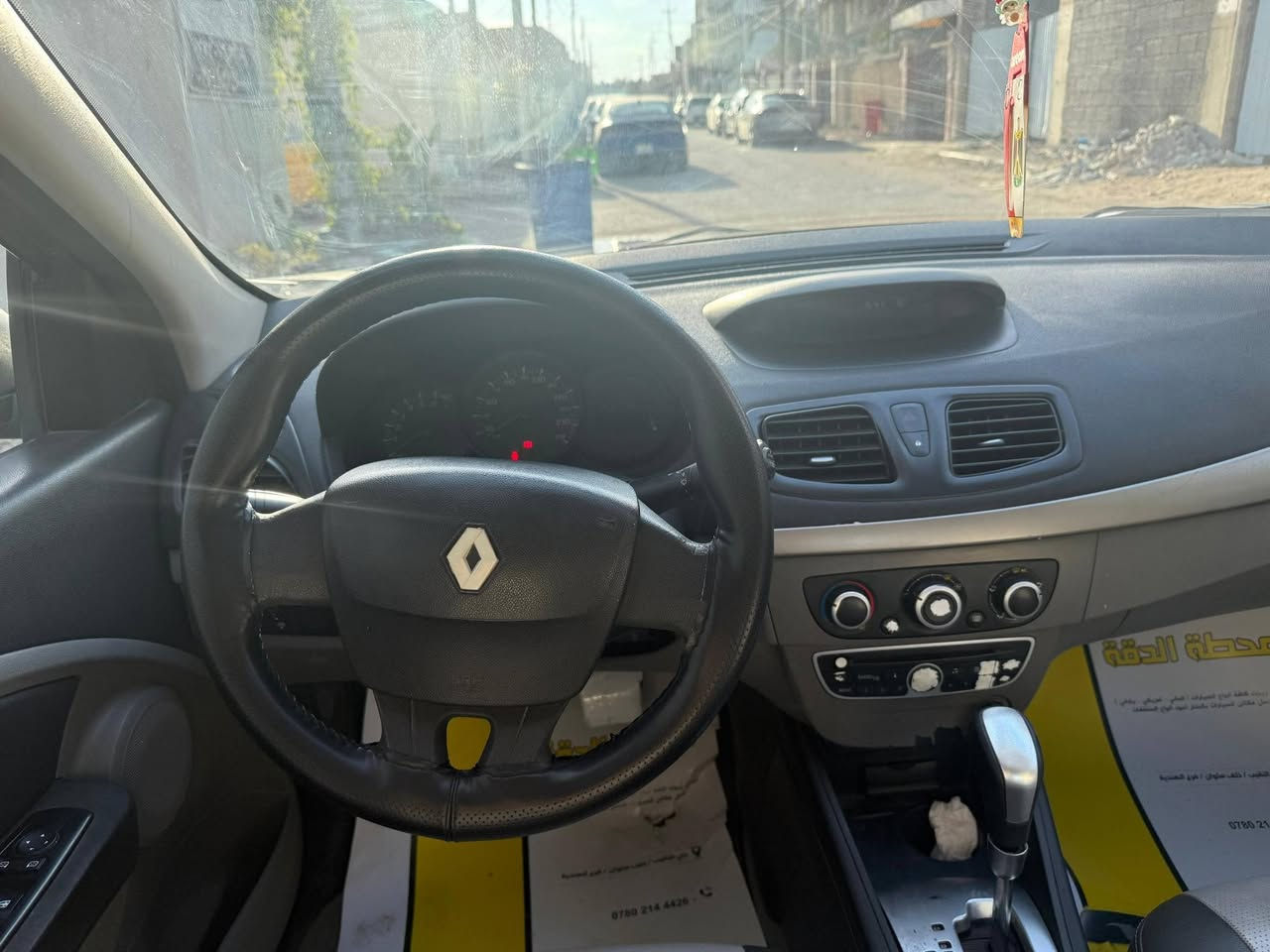 رينو فالونس 2013 للبيع
مكفوله كفاله عامه

فقط بيها رصعات 

ماشيه 150 الف

السعر 69$ 
مكانها كربلاء
 السيارة مو سعرها بس مستعجل 

***********

***********
