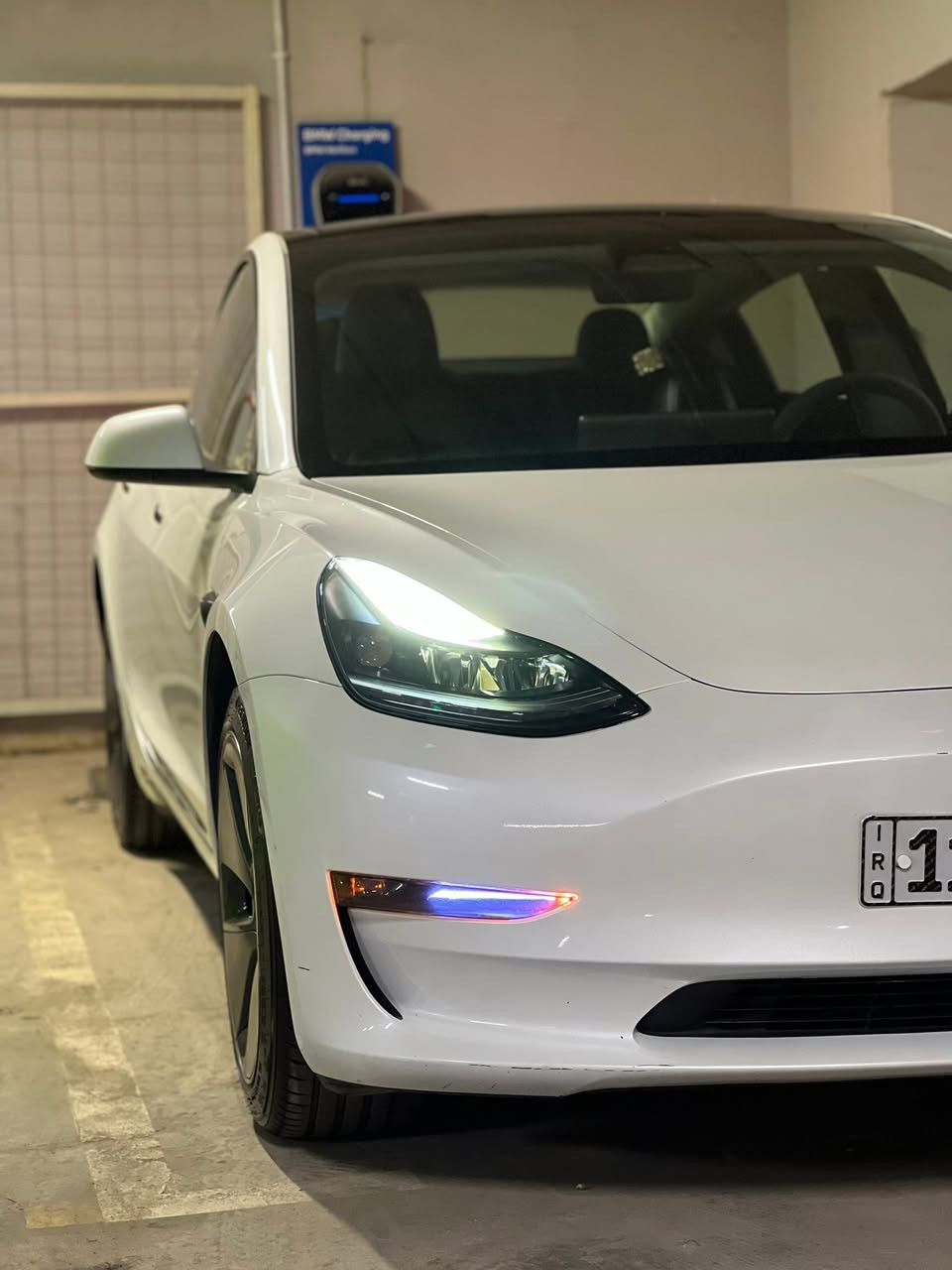تسلا مودل 3 سنكل ماطور فول سيلف درايف اونلاين اخر تحديث 2023 بدون دواخل بدون ايرباك سيارة نظيفة ما ناقصها برغي مكاني بغداد العامرية السعر 17,000$ بي مجال بسيط
***********
