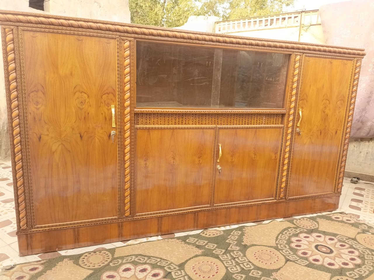 بوفيه تسكام نجارة صاج شخط مابيه
مترين ونص قضاء القاسم( ع) سعر خاص  او ***********
