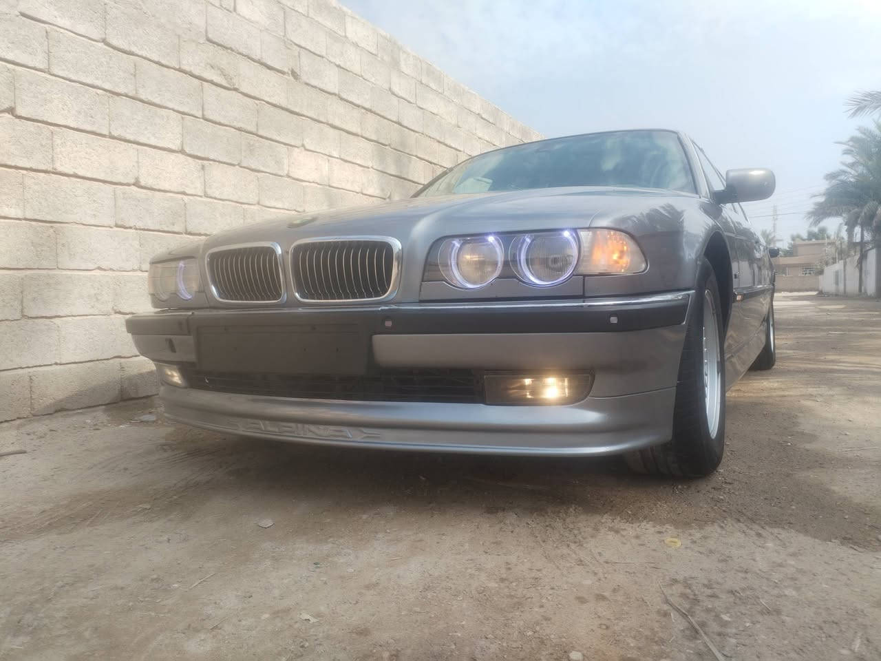 سلام عليكم من رخصت الأخ الادمن كاسحه 750 12 سلندر سياره مكفوله من الضربه وتبديل جاهزه من كلشي رقم بغداد دولي بسمي موديل ٩٥ اصل غرفه جديده حاويه لون بيجي بردات جوانب مع الخلفيه كهرباء وشغاله بكلايت حاويه دعاميات حاويه السياره فول مواصفات حتى السلايت جام وشغال شعله ومعدل طيران ✈️✈️مكان سيارة بغداد السعر ٩٥ وبيها مجال اتصال *********** وتساب او لاثير ***********
