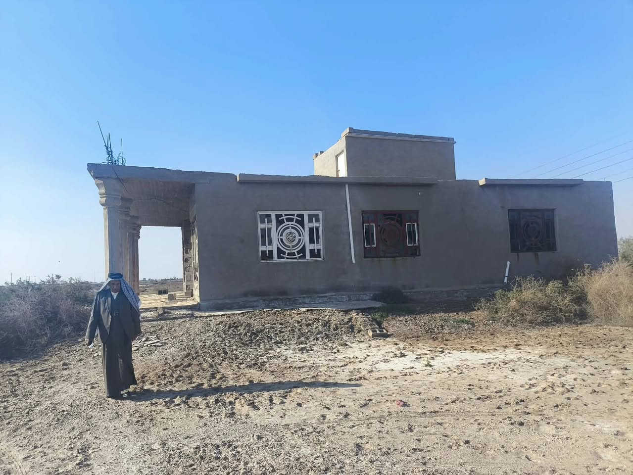 تحية طيبة
للبيع دونم مع بيت  
النعوان الدبوني الشارع العام
للاستفسار * 

‭0782 798 6801
