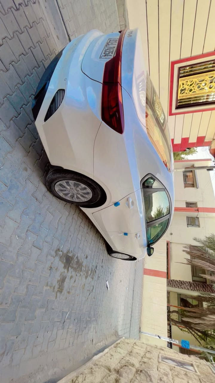 للهم صلي على محمد وال محمد ☑️
كية سيراتو موديل 2024 خليجي وكالة مكينة 2000 المرغوب داخل الونين هم المرغوب موصفات السيارة حساس خلفي تحديد مسار داخل لونين 🙏🏻شاشة وصط السيارة نظيفة حيل وستعمال شخصي 👍🏼سيارة اخذنها جديدة ماشية 50 kM السيارة الله شاهد كلة بانزين محسن وستعمال شخصي السيارة صار بيها طخة شبر فقط وصلحت PDR ولا بينة نهائي بدون قطرت صبغ السيارة مكفولة رقم بغداد الجديد تحويل مباشر  واي تقاصيل ثانية رقمي يمك والسيارة ارخص من خواتها وبل الخير على لي ياخذها تعجبك السيارة على راسي ماتعجبك اشرف بيك وتحياتي لجميع ✋
السعر ١٧٣ وبيها مجال ..
***********
 *********** الاسيا. واساب فقط
