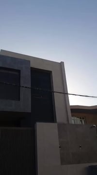 جديدتين • ازرق ٢٠١٨ • اسود ٢٠٢٢