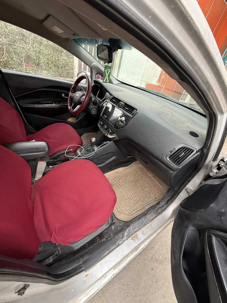 السلام عليكم كيا ريو للبيع مديل ٢٠١٢ خليجية
كير محرك تبريد سيارة مصبوغه عام 

محركه ١٦٠٠ دوش 

سيارة اقتصاديه وعتماديه وبيه منضومه زنون 

مكاني السيديه 

سعره ٧٣ وبيه مجال 

سياره معوزه ربع وترايك وين متريد 

***********

الشراي يتصل ماعندي خاص 

ملاحضه ذني يرادلهن صبغ تكلف ورقه
