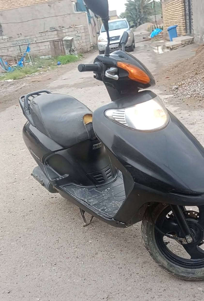 للبيع دراجه سبيسي( ياباني )فول نضافه كفرات ابلاديه مكينه ناعمه دراجه ما بيهة أي نقص غراضهة ابلاديه دراجه مال جناي مداريهة نكره سلف كهربأيات كلهة شغاله أشاير شغاله أوراقه كامله بيهة منفيس 
الدراجه خير من الله تمشي معدل 90 +وياهة تاير جديد+مداريهة بل دهن  
السعر 700 الف بيهة مجال قليل 
بغداد 
رقم *********** (متواجد واتساب)👌🏻
