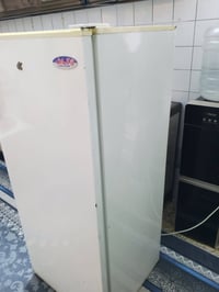 ثلاجه ١٠ قدم • نظيفه • داموك شارع