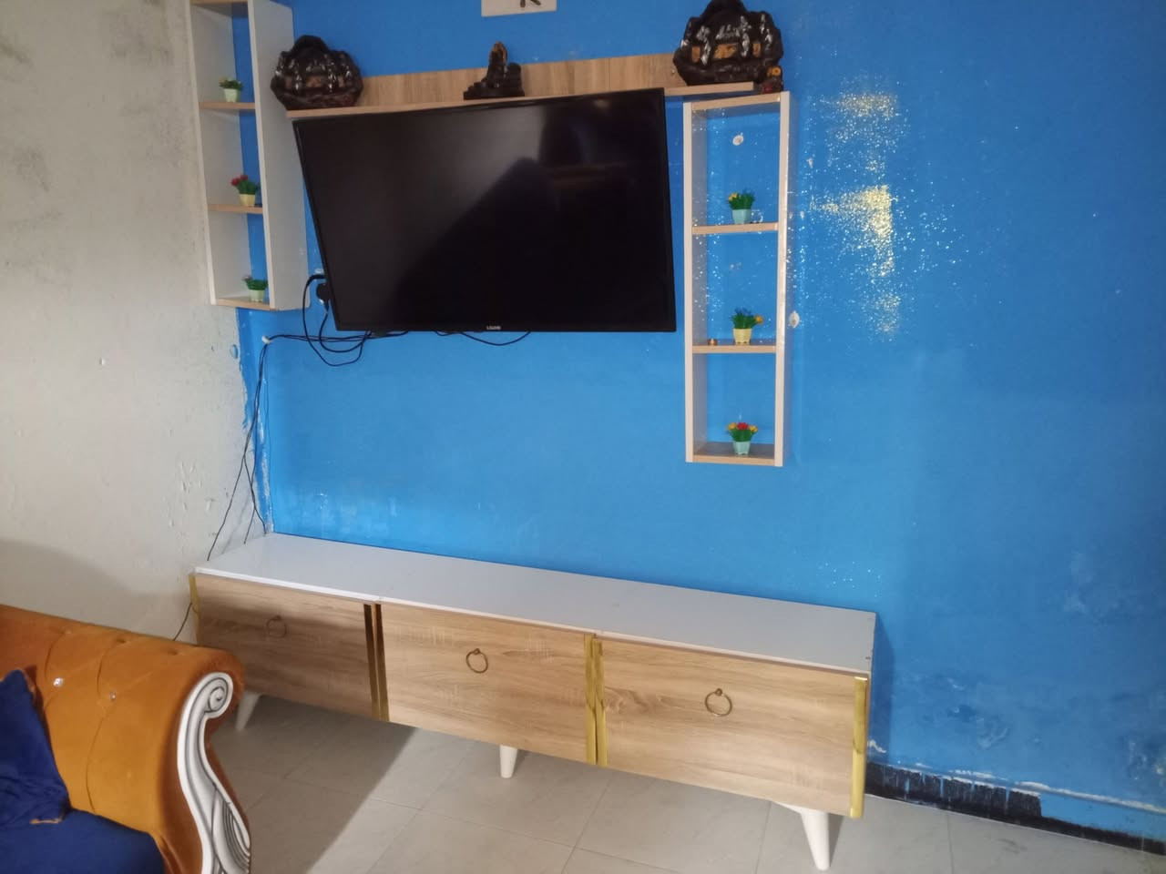 تخم 7 مقاعد السعر 75 
ميز بلازه السعر 50


**إذا كنت صاحب هذا الإعلان وتريد حذفه لأي سبب، رجاءا أرسل رسالة إلى الدعم الفني**