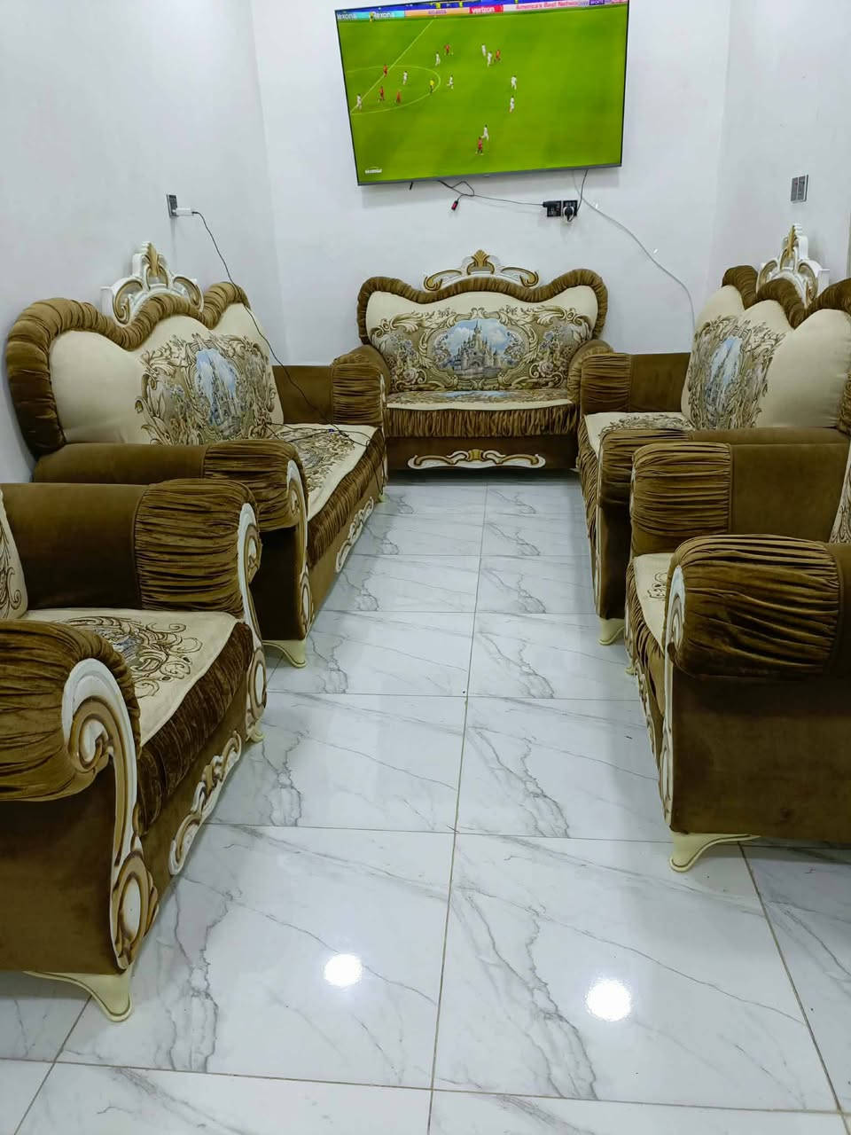 تخم مستخدم قليل 5 قطع 10 نفرات جديد كلش تركي الاصلي 450 بي مجال قليل الي يريده يراسلني او يتصل عيني تعرفون سعره بسوك لا تكسرون بي والي يخابر شويه يكون عنده ذوق مو يتصل ويجذب ***********....  توصيل عندي @إشارة
