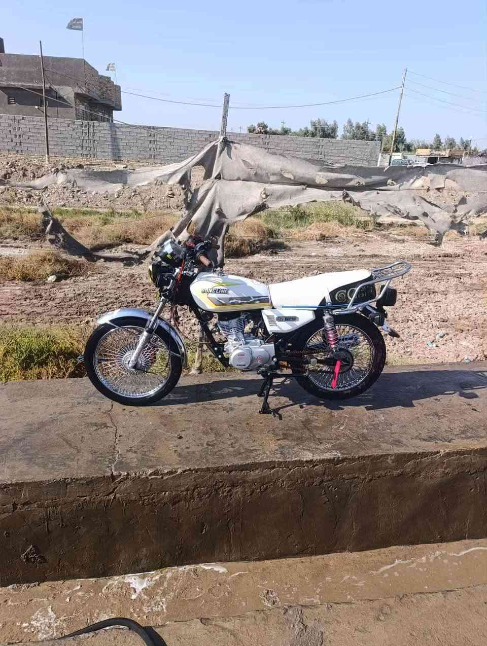 السلام عليكم تايكر موديل 25 مكينه مامفتوحه كهربايات كامله درجه مال حناي وسعر مناسب المكان حولي الجامعه ***********
