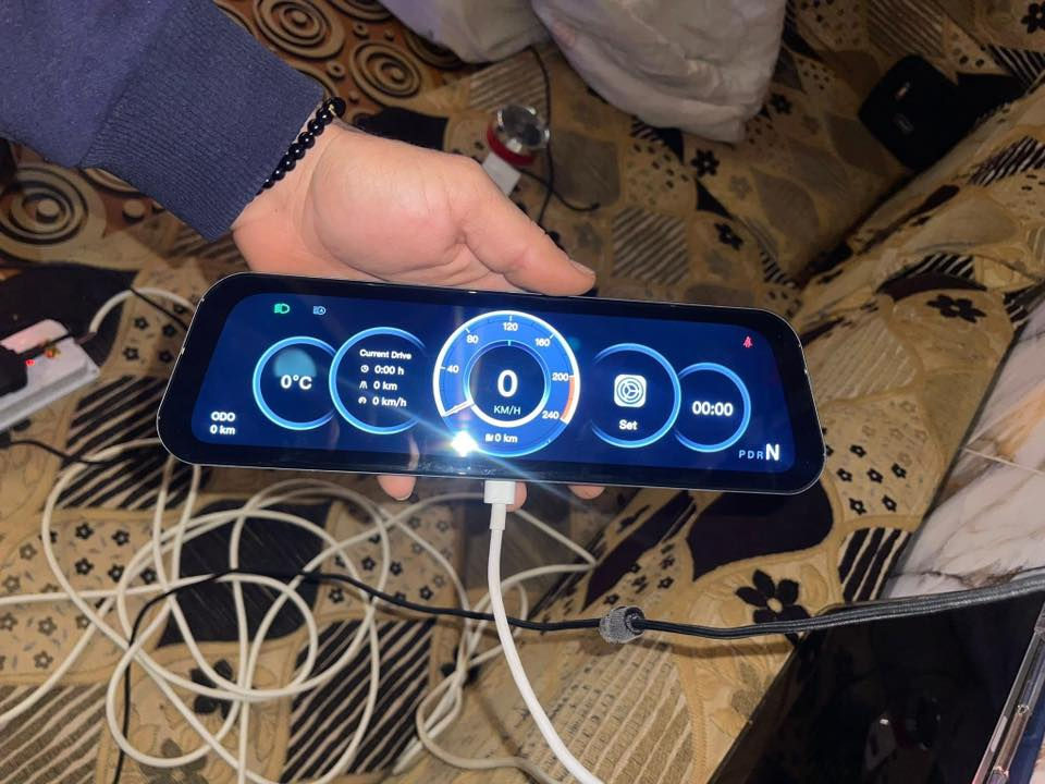 شاشە تیسلا موجود ***********
