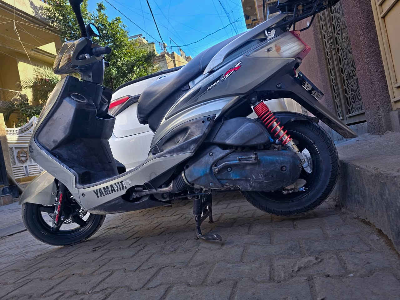 سلام عليكم سعر ٩٥٠ قفل كلشي اكو بالسوك والي يشوفه غالي أن شاء الله يلكه الاحسن والانسب
سكنس فحل كوري كابريتر مختمه رقم واحد كلها...برغي ما مفتوح بيه نازلة رمبة ع ايدي دهن كلة يورل مكينه خرسه ما تسمع صوتها صلوات على محمد ... 
مكان دراجه بغداد الحرية دباش ***********
