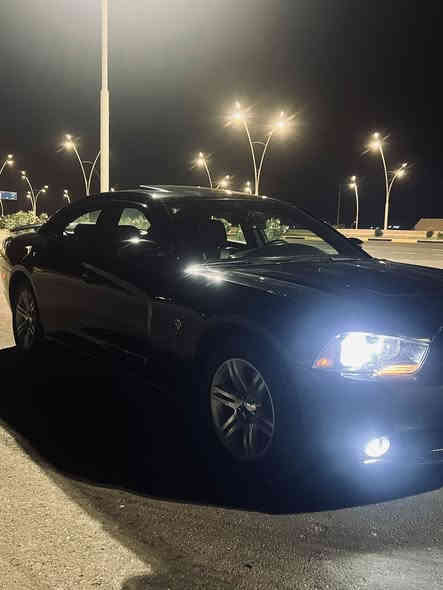 السلام عليكم چارجر موديل 2013 R/T محركها 5.7 بعده جديد فول مواصفات بصمه كشنات جلد وكهرباء وتدفئة الكشن والستيرن تشغيل عن بعد 
شاشه جبيره كأمره فتحه لآيت زنون وهواي مواصفات بعد 
السياره ضررها بنيد وجاملغ فقط بدون ايرباك السياره ماشيه 111 الف ميل فقط السياره جديده كلش 
السعر ب143$ وبيها مجال 
رقم الهاتف ***********
