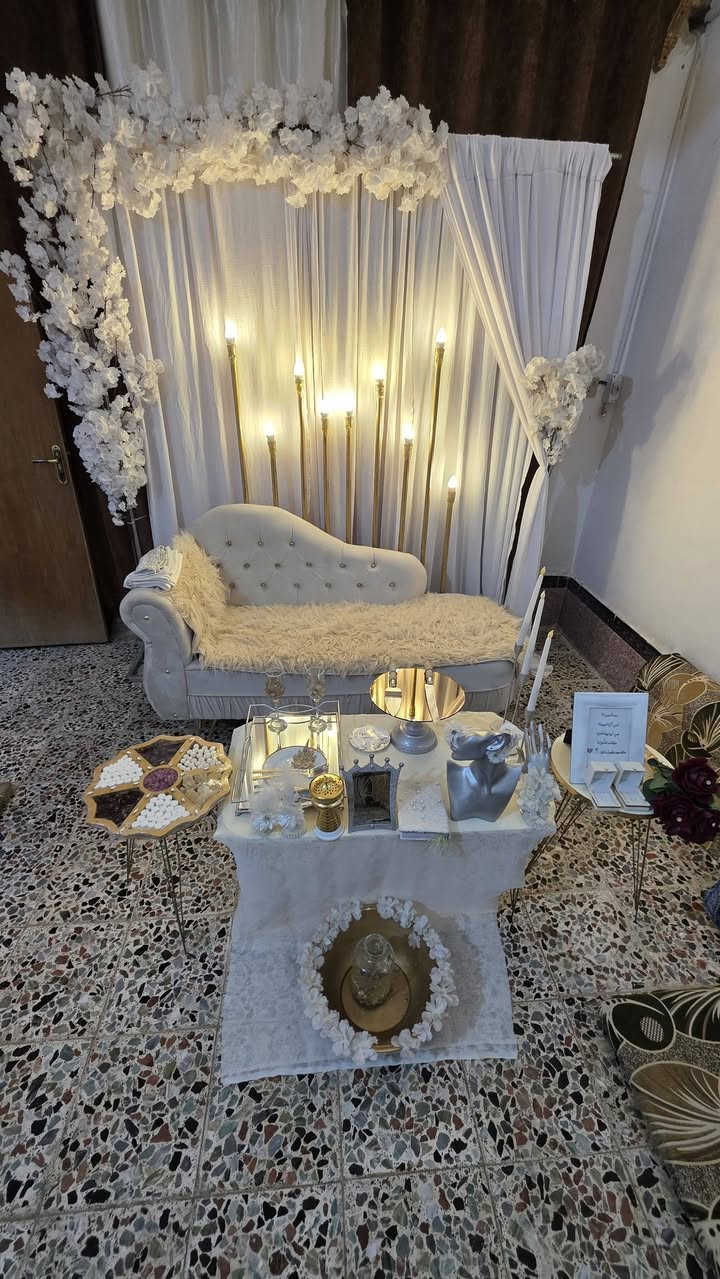 ممنوع الغاء الحجز لحكو سويناكم عروض على ايجار الكوشات يسرنا ان نعلن ببركة الله عن عودة افتتاح الحجوزات على مدار الايام 

مختصين بتأجير اجمل كوشات الأعراس والخطوبة وعقد القرآن والحنة  وملحقاتها 🥰🛍️🪞
ومن ضمن الكوشه (شال وقند وغطس ومسكه)
👰🏻‍♀️💍 خلي مناسبتك حلوه ومميزة مع 
كوشات مارينا للمناسبات 🥰
💥 وبأنسب الاسعار 💥
^النجف الاشرف

⬇️ رقم الحجز 📱……

📞 ***********

🏪
النجف الاشرف
