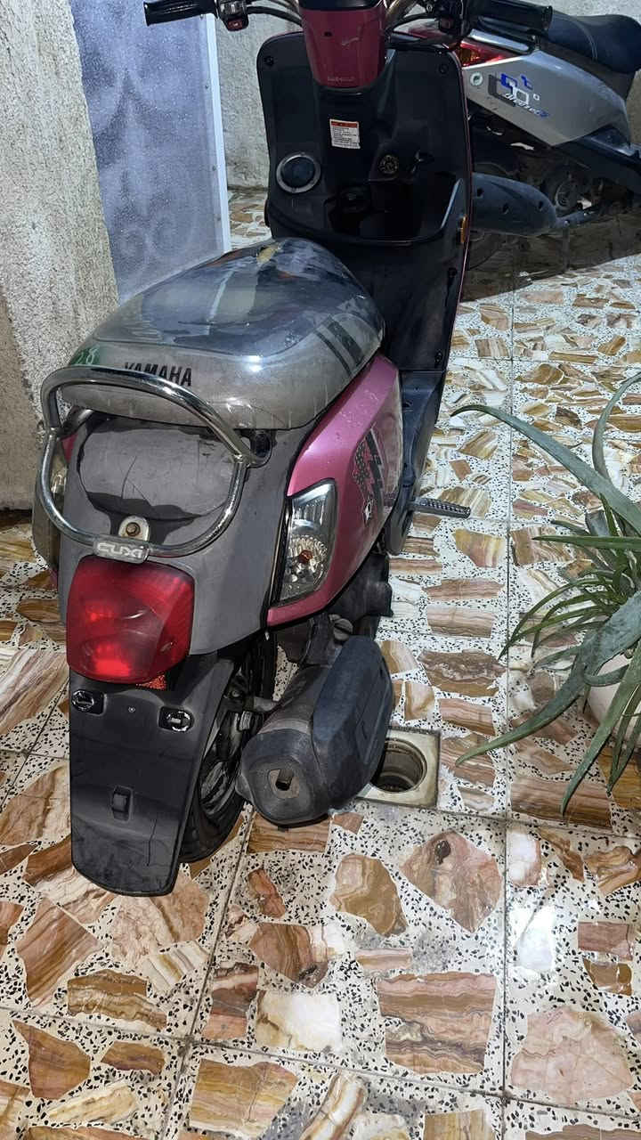 السلام عليكم دراجة بوليس مسطرة للبيع دراجة بأسمي ومكفولة كفالة عامة شغالة من كل النواحي دراجة نوزل شغالة سلف لايت عالي ناصي اشاير هورن كلة شغال شلعه ومعدل دراجة رمبة واوراقهة موجودة بأسمي اني نزلتهة بيدي لونهة حلو بانزين كلة محسن بريكات تايرات دراجة جديدة الله شاهد للأستفسار راسلني خاص الرقم*********** العنوان بغداد الشعب
