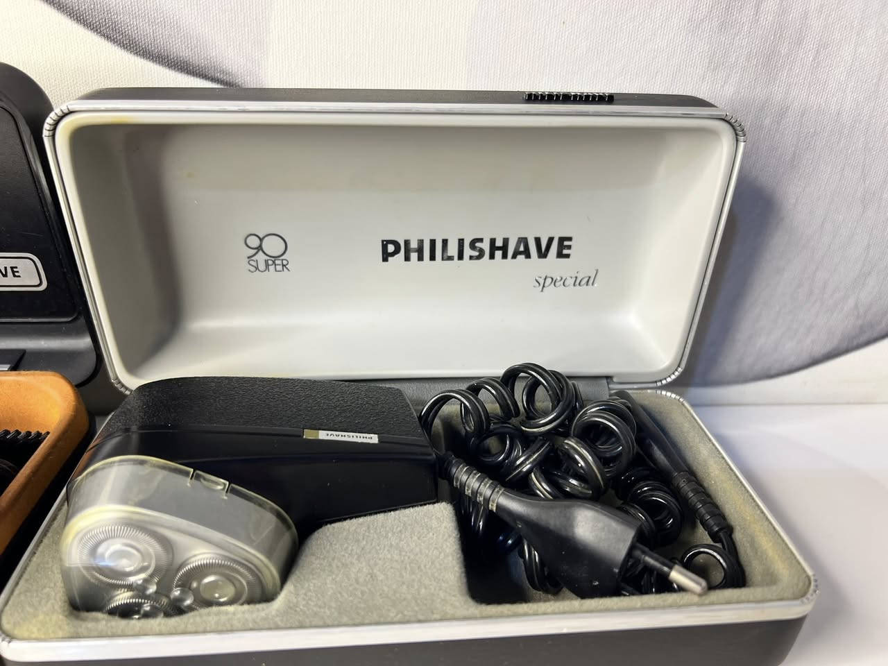 مكاين حلاقه فلبس هولندي الصنع اي استفسارخاص يوجد توصيل سعر القطعه 70 الف


**إذا كنت صاحب هذا الإعلان وتريد حذفه لأي سبب، رجاءا أرسل رسالة إلى الدعم الفني**