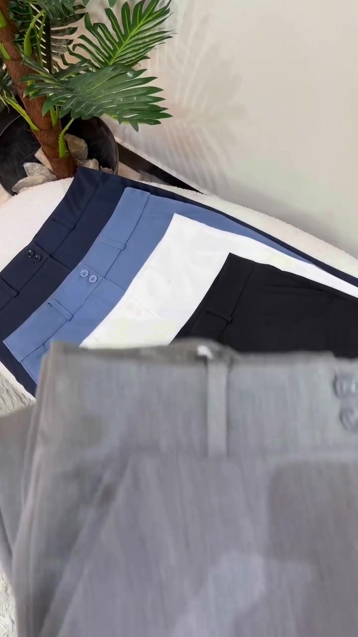 لوك أنيق وعملي يجمع بين الراحة والفخامة ✨🤍

👖 البنطرون:
• القياسات: 38 - 40 - 42 - 44 - 46
• الطول: 115 سم
• كصة مرتبة وخامة راقية تناسب كل الإطلالات.

👔 القميص:
• فري سايز
• يلبس لحد قياس 44
• متوفر بلونين أنيقين يناسبان جميع التنسيقات.

اختاري اللون اللي يعجبج ونسقيه بطريقتج، وإحنا نوفرلج لوك متكامل بكل أناقة. 🤍

📩 للحجز والاستفسار راسلينا على الخاص، والكميات محدود

#ملابس #بناطيل #بنطلون #بنطرون #بناطير


**إذا كنت صاحب هذا الإعلان وتريد حذفه لأي سبب، رجاءا أرسل رسالة إلى الدعم الفني**