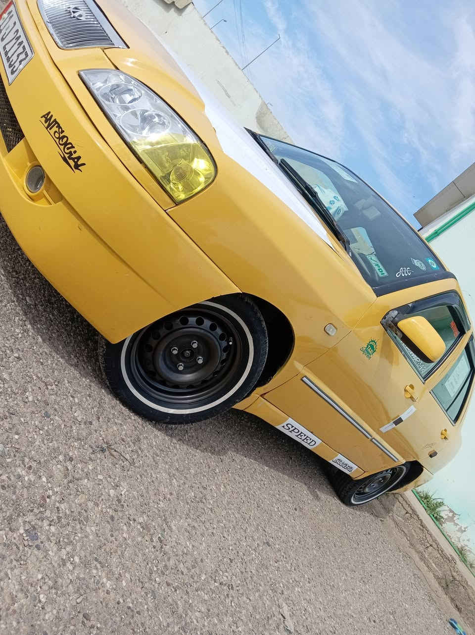 سلام عليكم سياره كوين البيع مكينه وكير يارس تومتيك رقم جديد بدون ظرر سياره دخله احله من خرجه ***********
