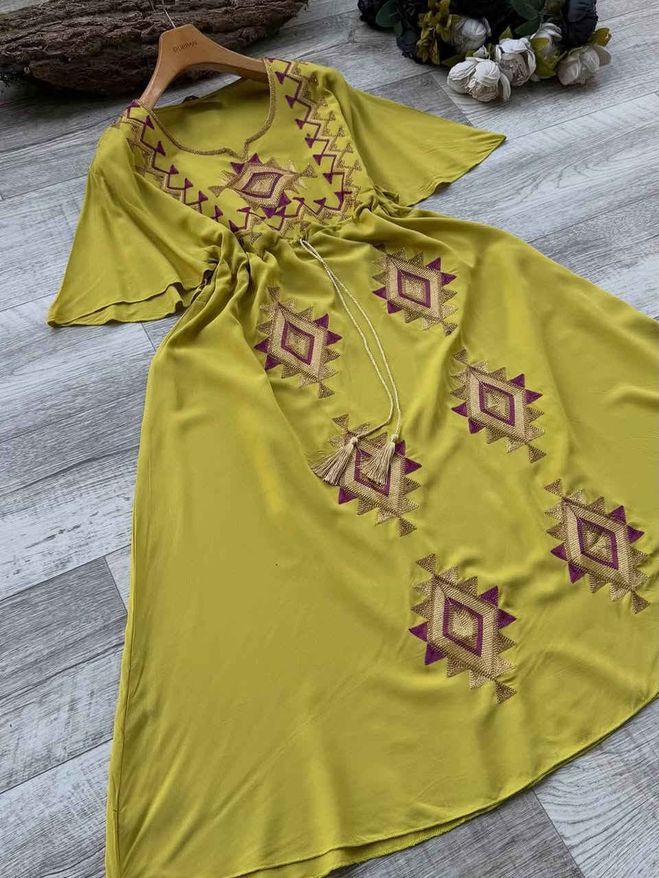 دلّعي نفسك حتى وأنتِ بالبيت 😍
راحة ما تنمل + شكل يجنن
دشداشة قصيرة كشمير هندي ناعم خفيف ومريح 
القياسات :2xl_3xl_4xl_5xl🙂⭐ 🌺 
#الســـــــــــعررر_قطعة8_
#توصيل داخل المسيب الفين دينار 
يوجد توصيل محافظات


**إذا كنت صاحب هذا الإعلان وتريد حذفه لأي سبب، رجاءا أرسل رسالة إلى الدعم الفني**