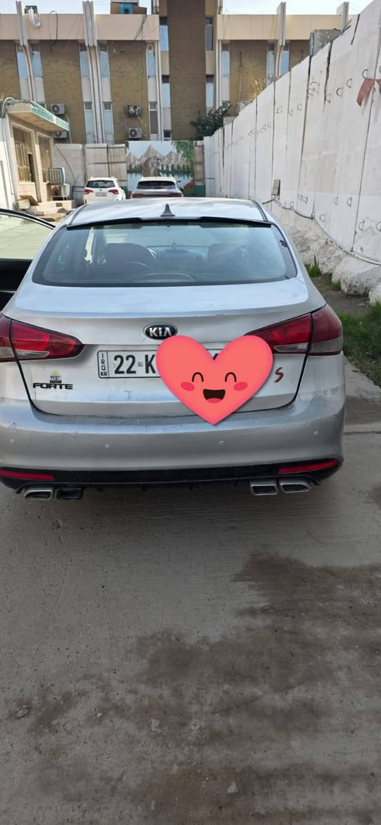 السلام عليكم #فورتي17  سياره حادثها جاملغ وبنيد بدون دواخل وبيها ملاحظات كير ومكينة خير مكفولات منظومه زنون كامرة شاشة سيارة جاهزة ترايك أربيل #السعر97 المكان #بغداد #المنصور للستفسار اتصل على على الرقم *********** غير متواجد على الفيس
