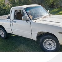 للبيع تويوتا موديل 82 گير. محرك. صدر مكفول رقم بغداد دولي تحويل ثاني ي...