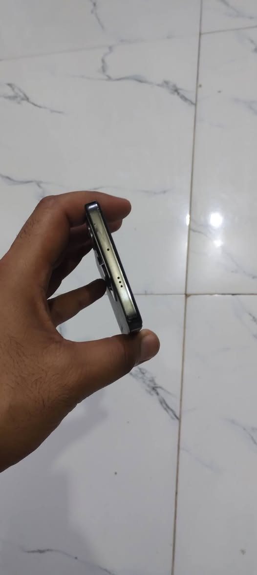 تكنو كامون 20s برو 5g
ذاكرة 256 عشوائية 16 بطارية 5الاف 
معالج عملاق 90 فريم ببجي باقي الالعاب 120 شاشه سوبر بصمه مدمجة بل شاشه 
شحن سريع صوت ستيريو سماعتين 
الجهاز كلش راقي مابي عطل 
مكاني الناصرية مركز السعر 190 الف 
متواجد واتس اب ***********
